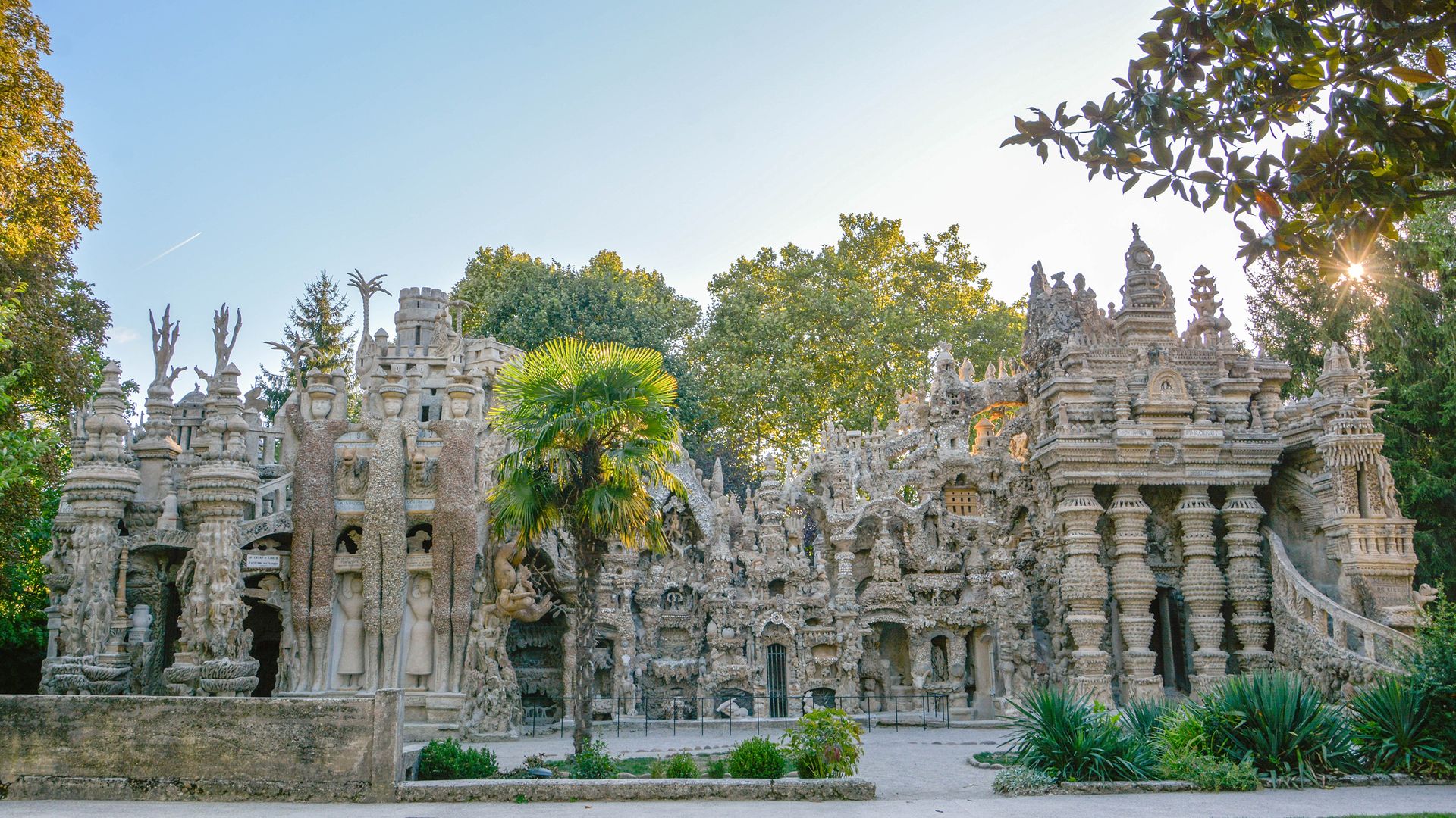 Le palais idéal du facteur Cheval